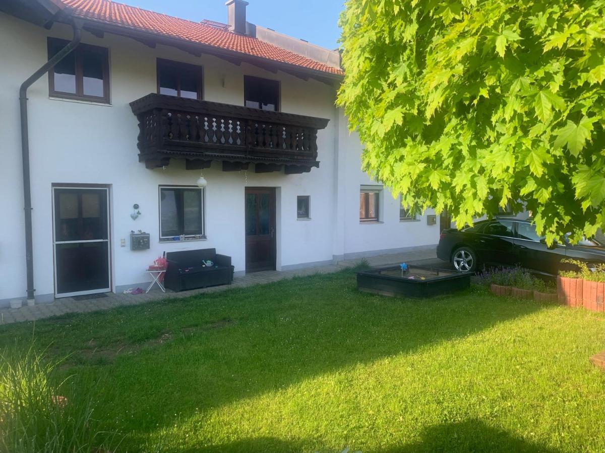 Ferienwohnung Am Ponyhof Altötting エクステリア 写真